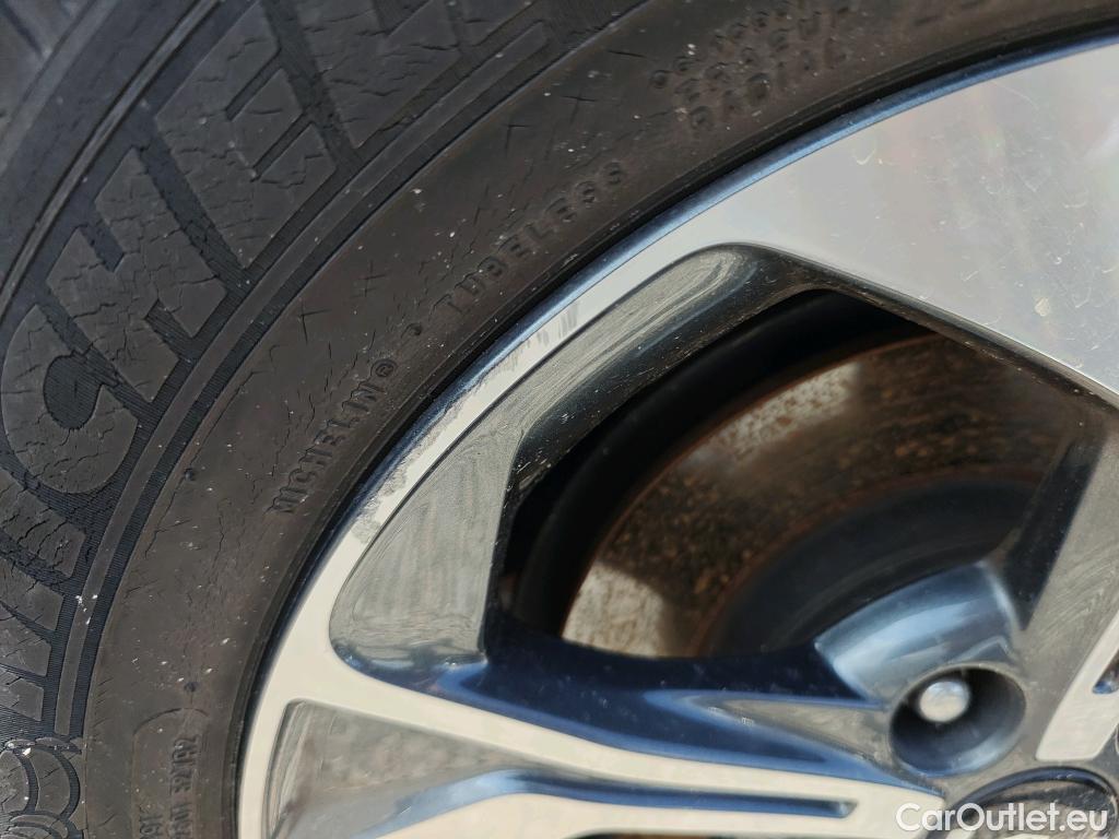  KIA  XCeed KIA  / 2019 / 5P / todoterreno 1.0 T-GDi Drive 88kW (120CV) #20