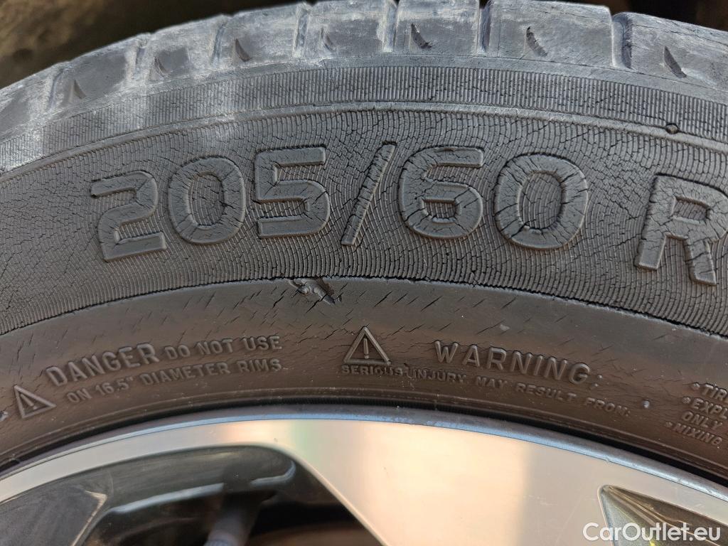  KIA  XCeed KIA  / 2019 / 5P / todoterreno 1.0 T-GDi Drive 88kW (120CV) #38