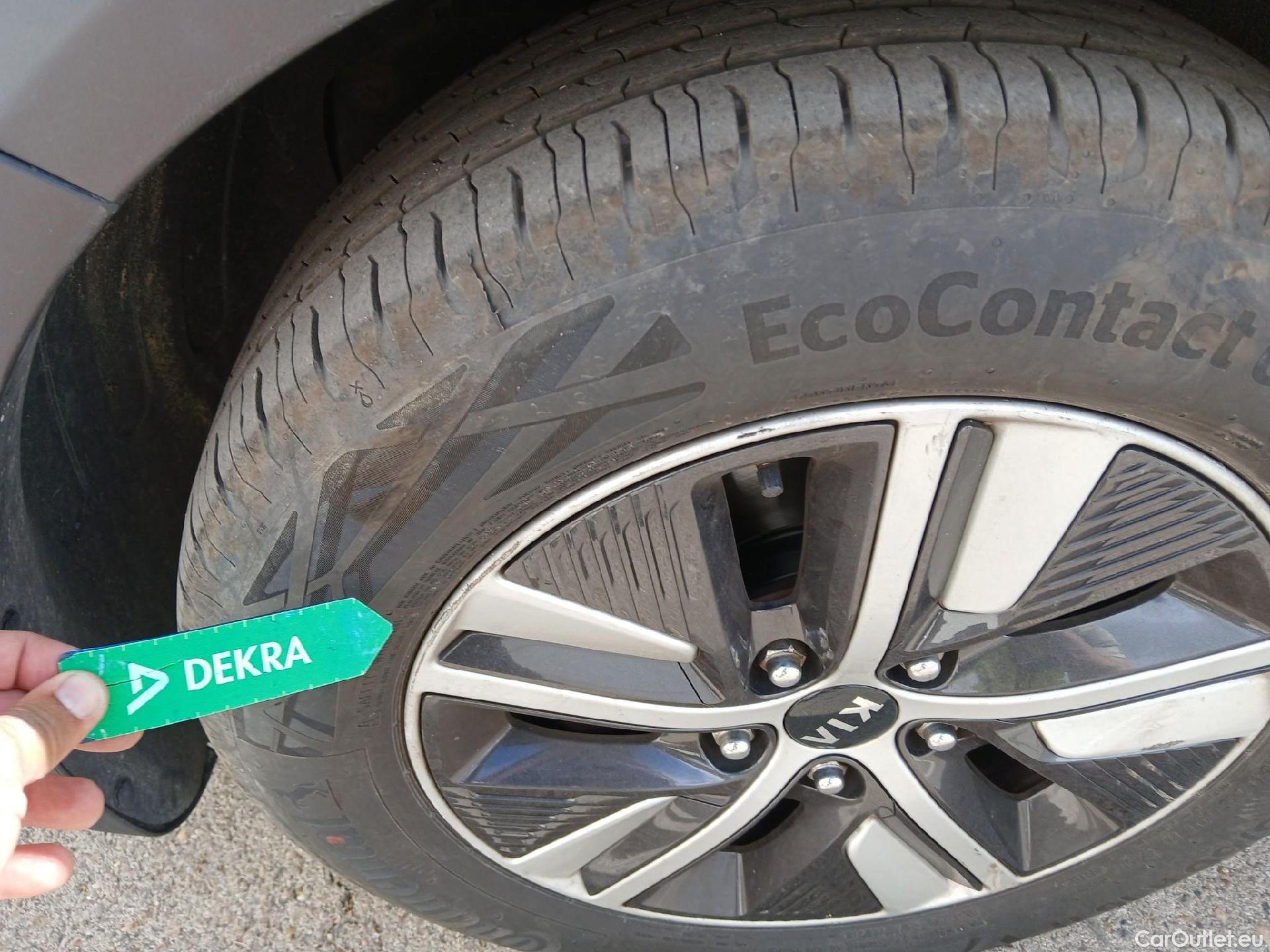  KIA  Niro KIA  / 2019 / 5P / crossover 1.6 GDi PHEV 104kW (141CV) Emotion #7