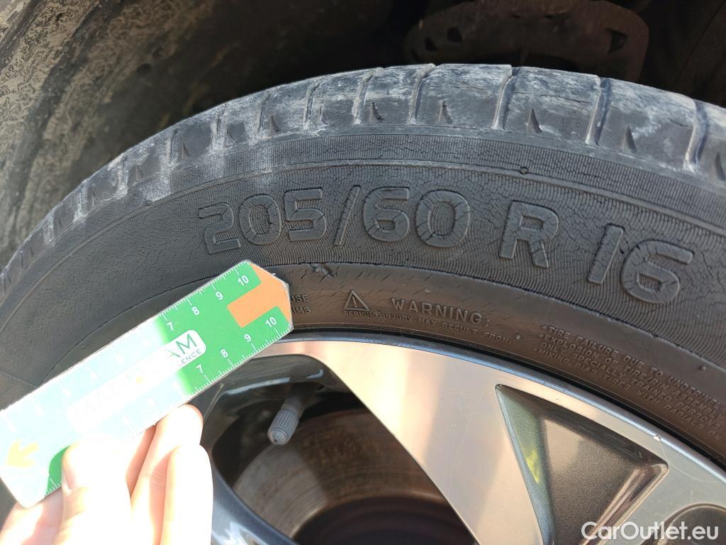  KIA  XCeed KIA  / 2019 / 5P / todoterreno 1.0 T-GDi Drive 88kW (120CV) #37