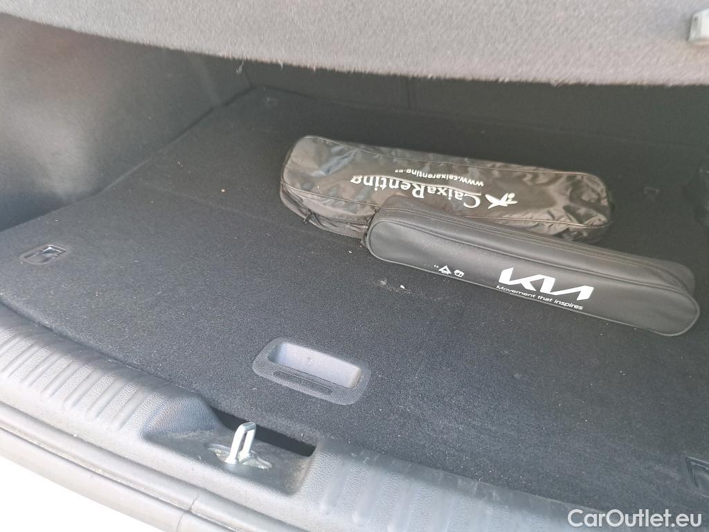  KIA  XCeed KIA  / 2019 / 5P / todoterreno 1.0 T-GDi Drive 88kW (120CV) #19