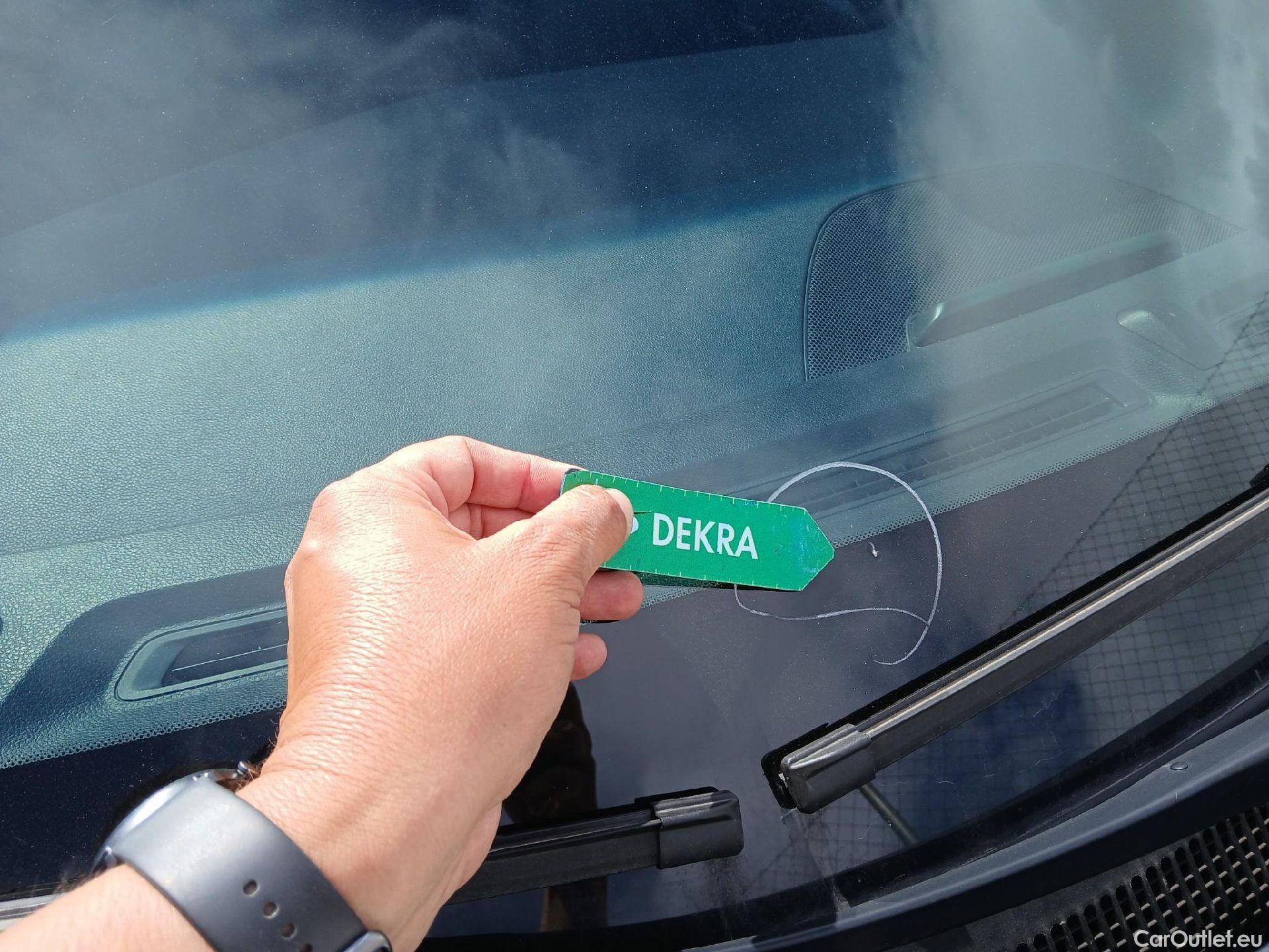  KIA  Niro KIA  / 2019 / 5P / crossover 1.6 GDi PHEV 104kW (141CV) Emotion #16