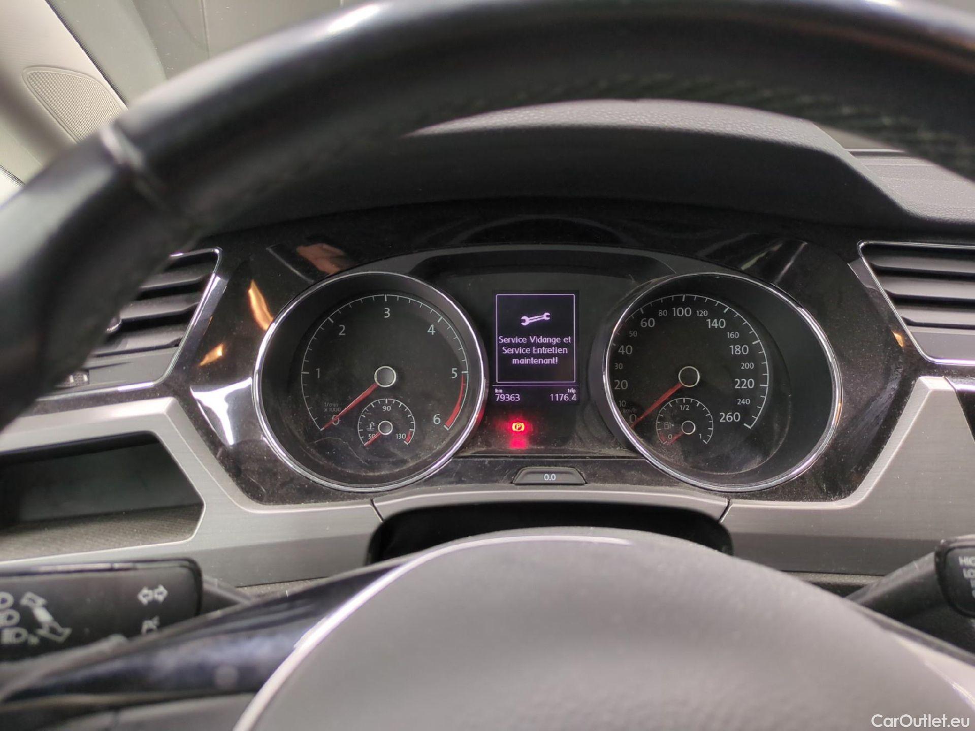  Volkswagen  Touran  Lounge Business BMT/Start-Stopp 2.0 TDI 120CV BVM6 E6d #14