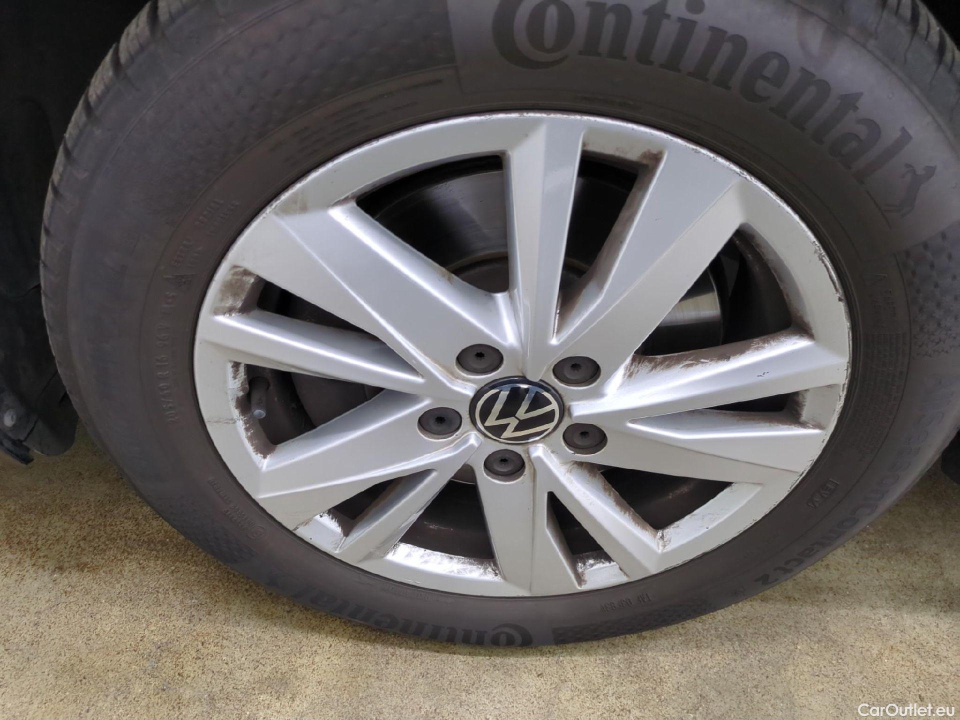 Volkswagen  Touran  Lounge Business BMT/Start-Stopp 2.0 TDI 120CV BVM6 E6d #15