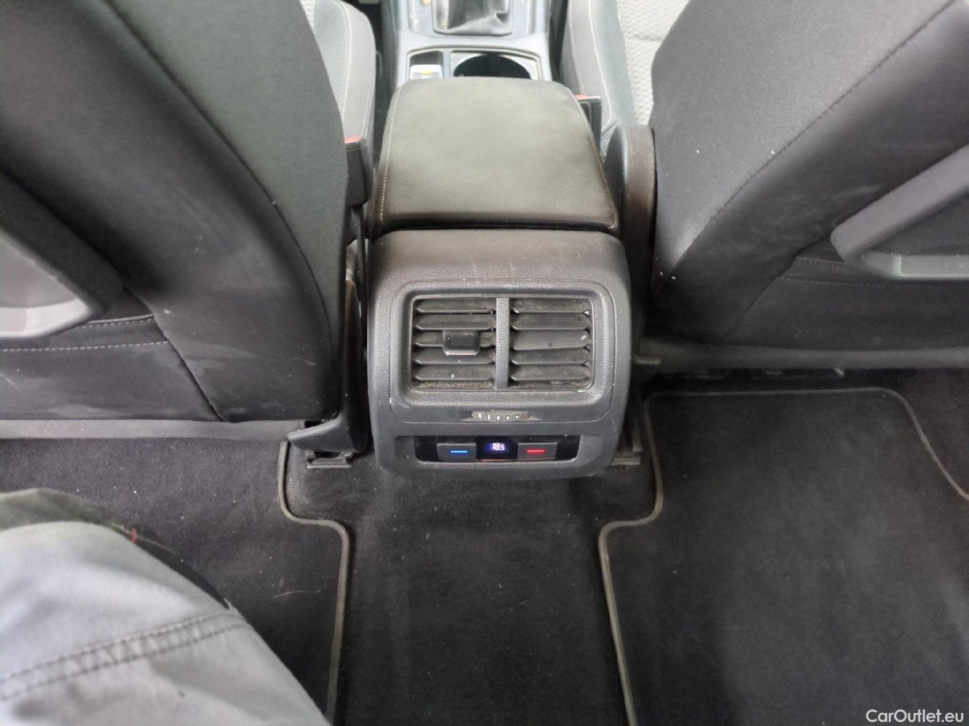  Volkswagen  Touran  Lounge Business BMT/Start-Stopp 2.0 TDI 120CV BVM6 E6d #2