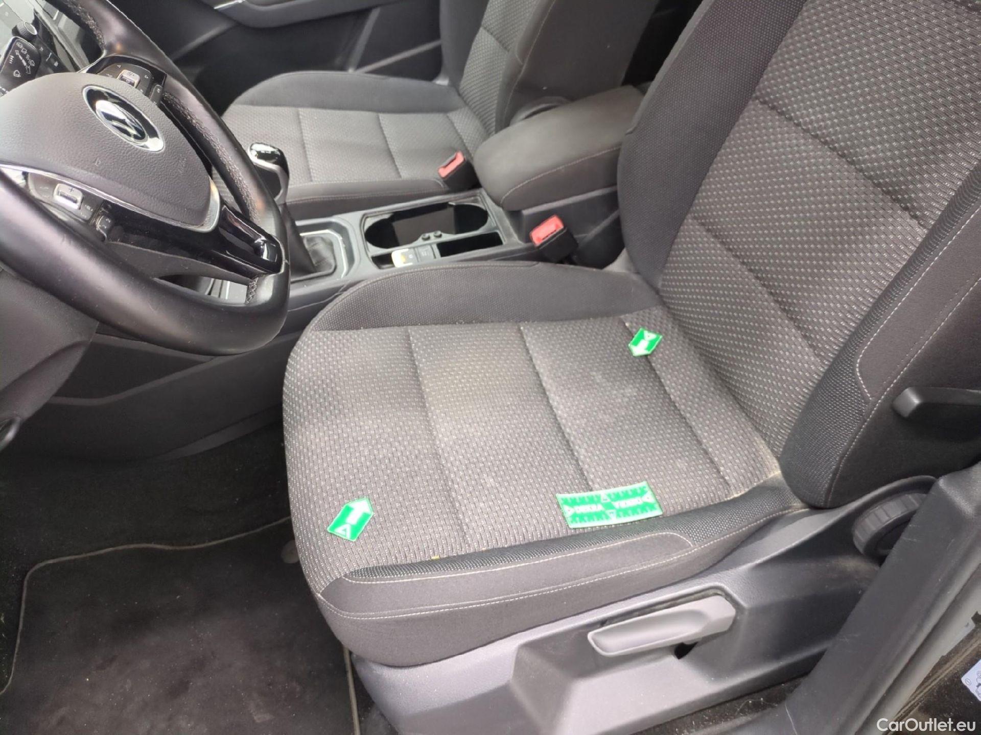  Volkswagen  Touran  Lounge Business BMT/Start-Stopp 2.0 TDI 120CV BVM6 E6d #13