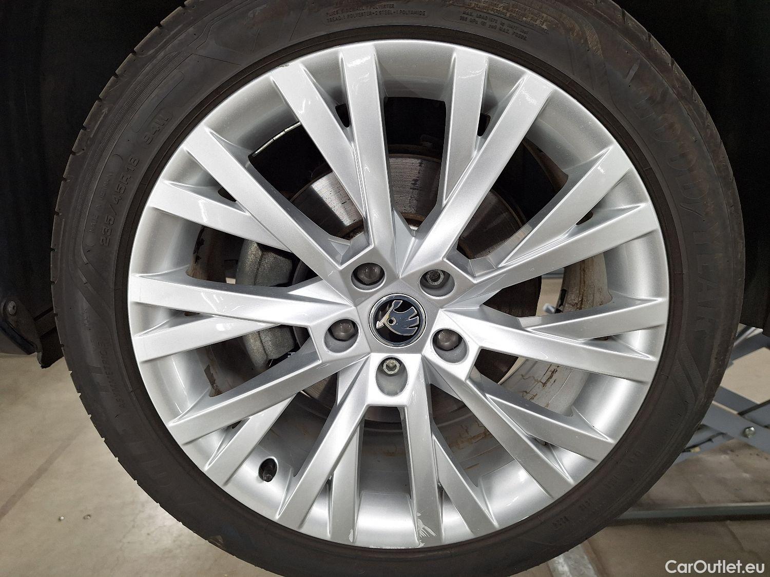  Skoda  Superb Skoda,  FL'19, Skoda  1.4 TSI iV 160kW DSG6 Style 5d #12