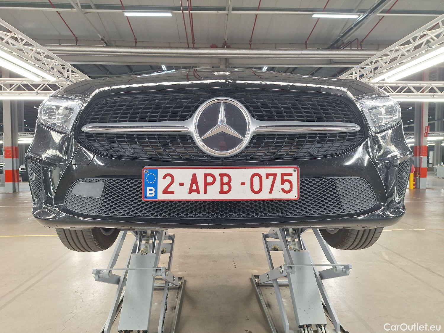  Mercedes  A-Klasse Mercedes, A-Class Berline '18, Mercedes-Benz  Limousine A 180 Business So #10
