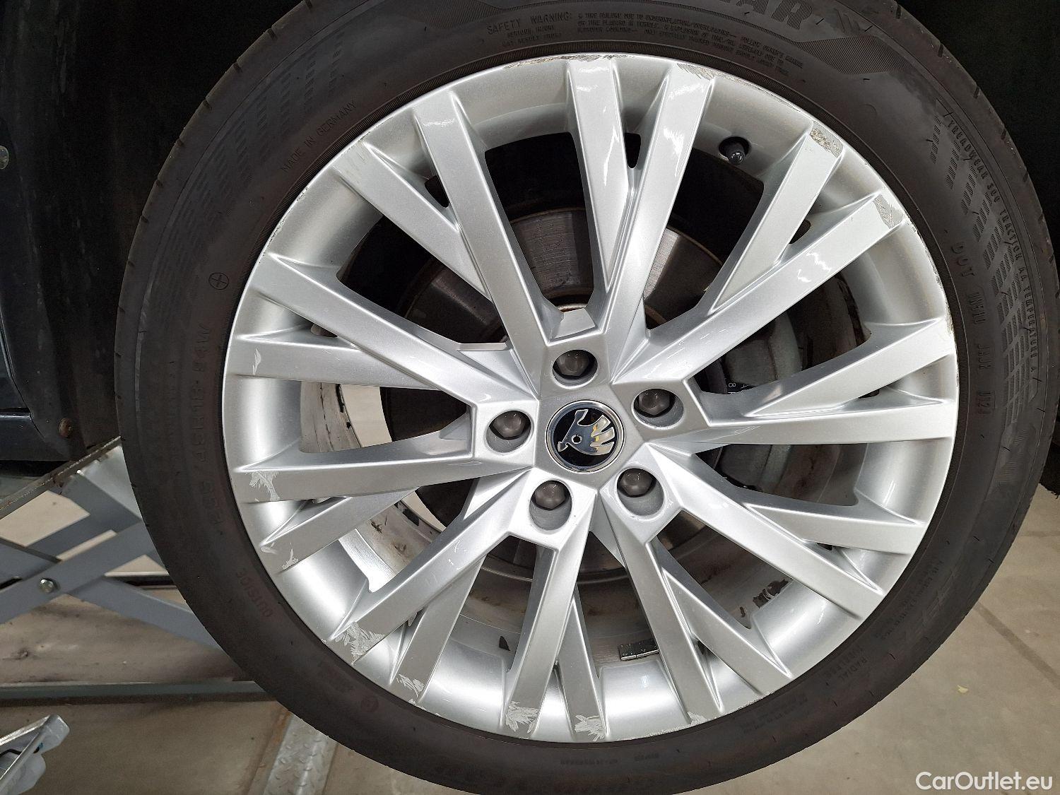  Skoda  Superb Skoda,  FL'19, Skoda  1.4 TSI iV 160kW DSG6 Style 5d #3