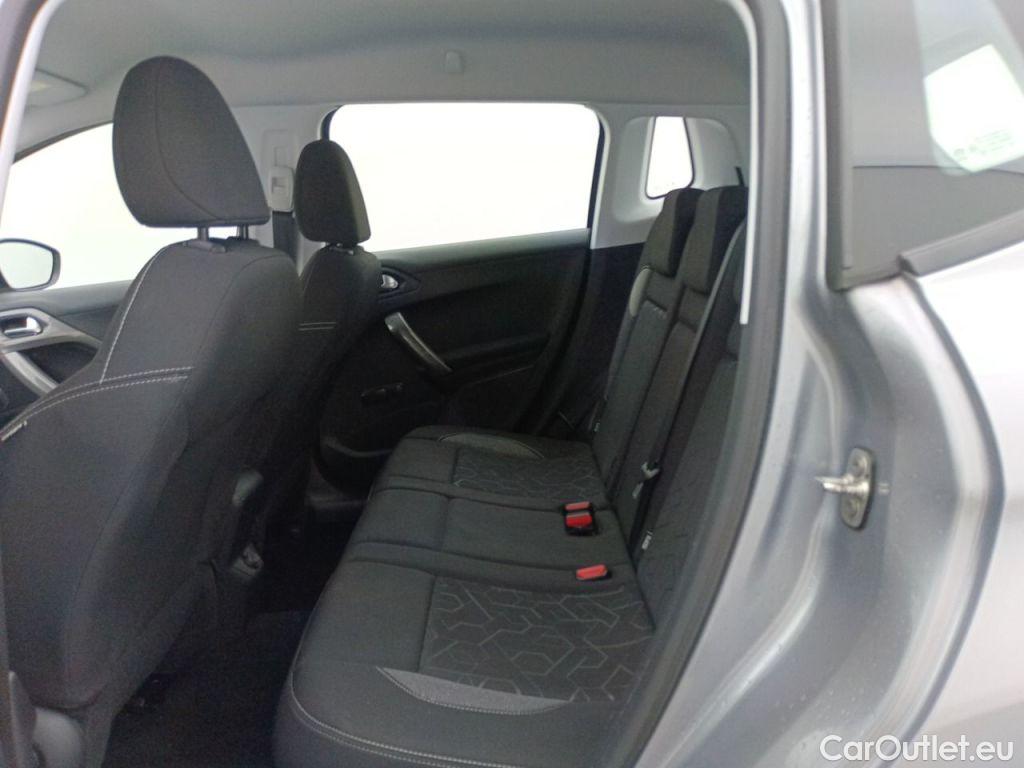 Peugeot  2008 Peugeot  1.2 Puretech 61kW S&S Active 5d #10