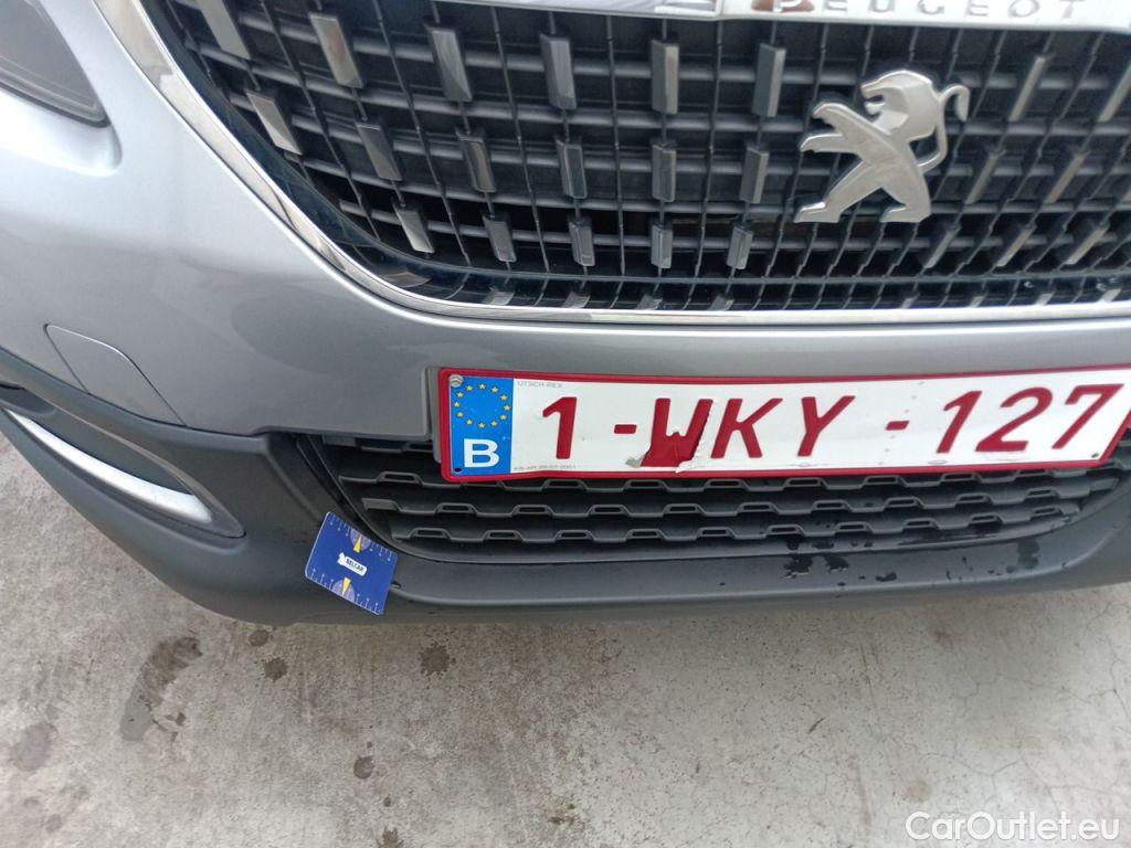 Peugeot  2008 Peugeot  1.2 Puretech 61kW S&S Active 5d #25