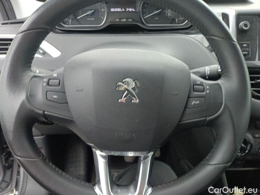 Peugeot  2008 Peugeot  1.2 Puretech 61kW S&S Active 5d #21