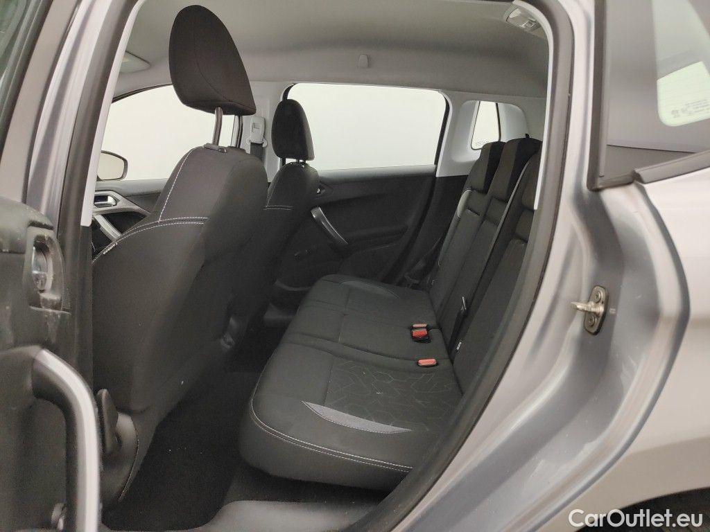 Peugeot  2008 Peugeot  1.2 Puretech 61kW S&S Active 5d #10