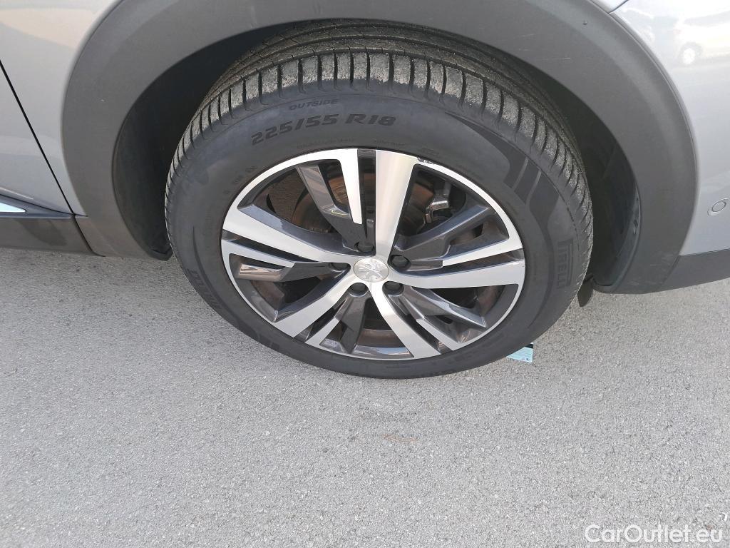  Land Rover  Discovery PEUGEOT 3008 / 2020 / 5P / todoterreno 1.2 PureTech 96KW (130CV) S&S Allure #40