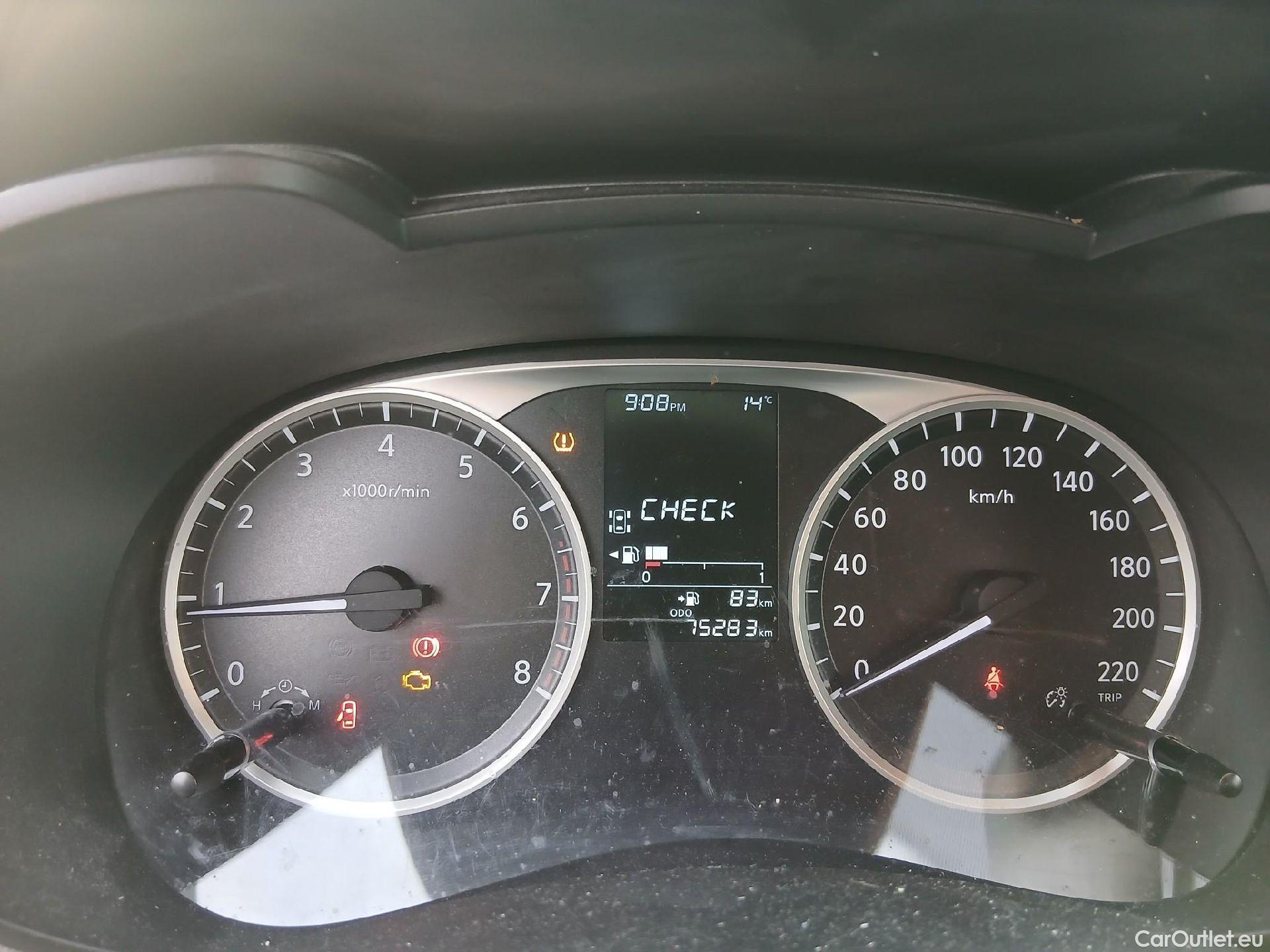  Nissan  Micra NISSAN  / 2017 / 5P / berlina con portón IG-T 68 kW (92 CV) E6D-F Visia #30
