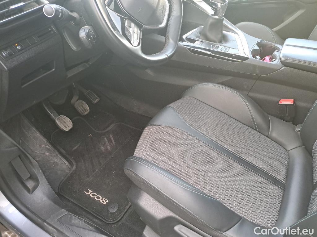  Land Rover  Discovery PEUGEOT 3008 / 2020 / 5P / todoterreno 1.2 PureTech 96KW (130CV) S&S Allure #25