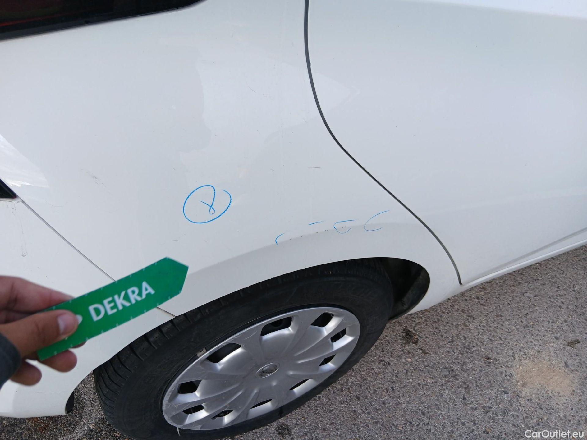  Nissan  Micra NISSAN  / 2017 / 5P / berlina con portón IG-T 68 kW (92 CV) E6D-F Visia #20
