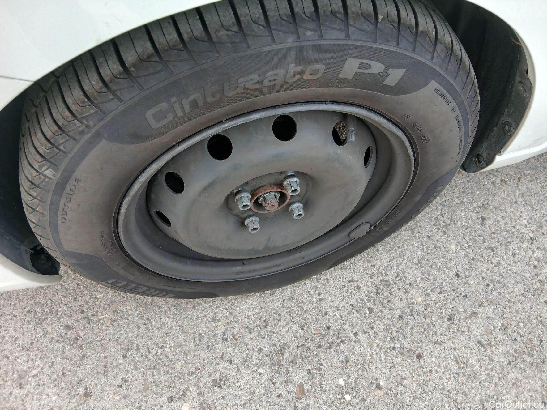  Nissan  Micra NISSAN  / 2017 / 5P / berlina con portón IG-T 68 kW (92 CV) E6D-F Visia #13