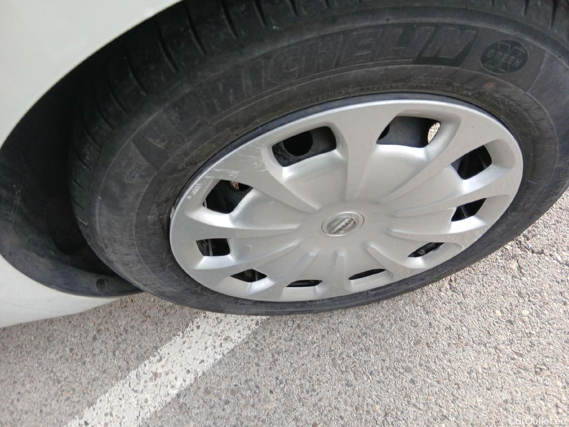  Nissan  Micra NISSAN  / 2017 / 5P / berlina con portón IG-T 68 kW (92 CV) E6D-F Visia #15