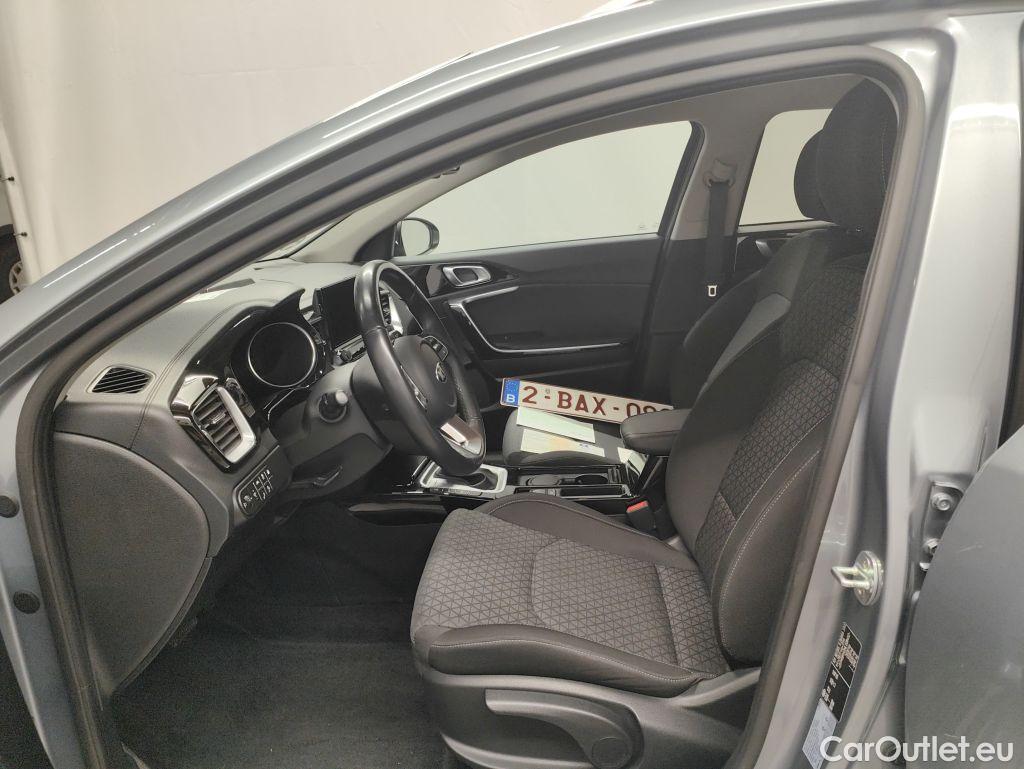 KIA  Cee'd KIA  Sportswagon Business Line 1.6 GDi PHEV DCT 5d #3