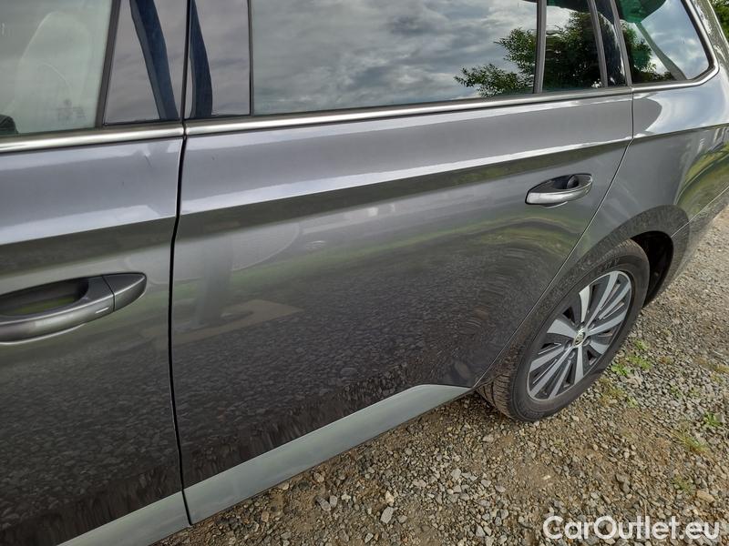  Skoda  Superb  Combi (3T5)(2010) Sup.C.FL2.0TDI 110 Style AT #5