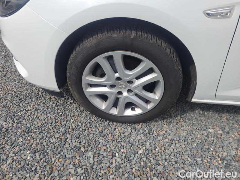  Opel  Astra  SportsTourer (2022) ST 1.5CDTi 77 Edition 5d #9
