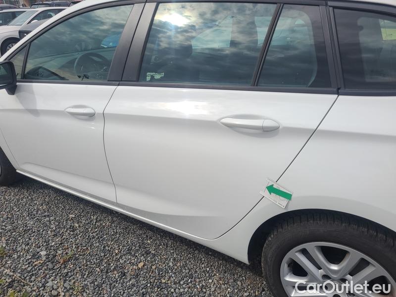  Opel  Astra  SportsTourer (2022) ST 1.5CDTi 77 Edition 5d #6