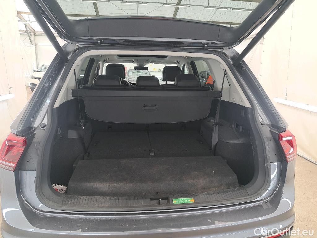  Volkswagen  Tiguan VOLKSWAGEN  Allspace 5p SUV 2.0 TDI 150 DSG7 Carat Exclusive #37