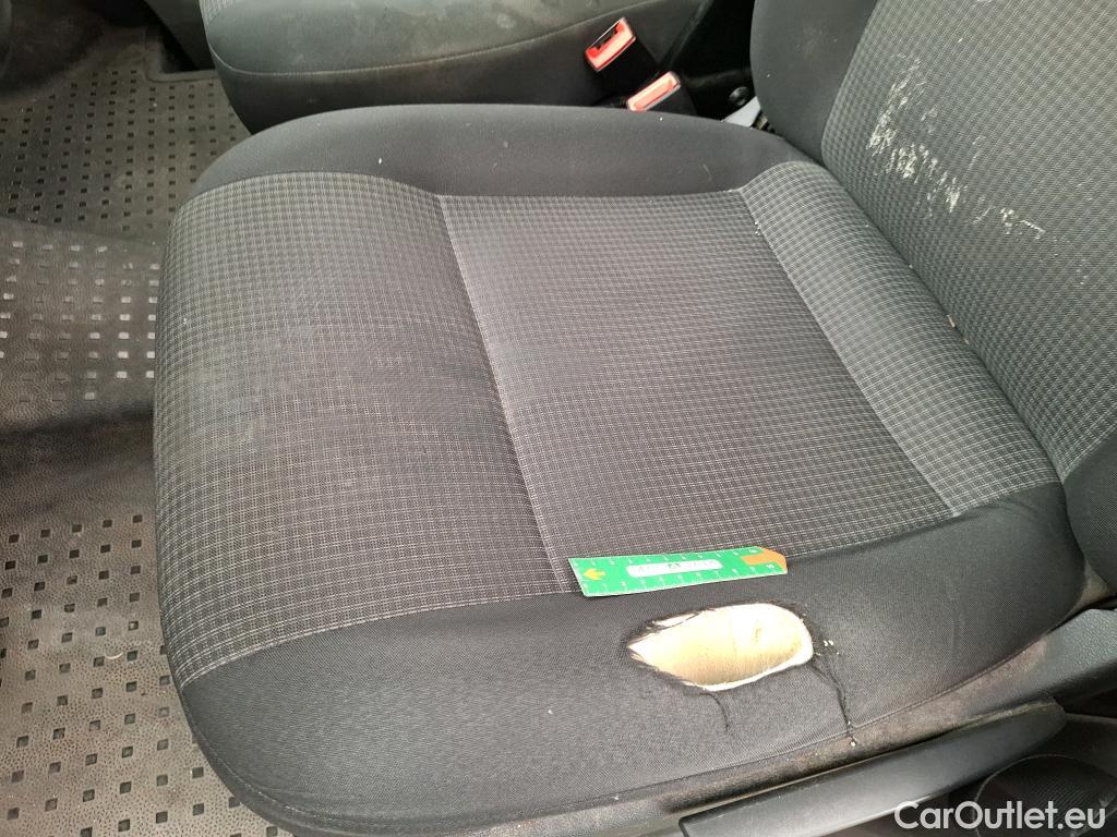  Volkswagen  Transporter  / 2019 / 4P / Fourgon tôlé 2.0 TDi 150 DSG7 L1H1 Business Line Plus #17