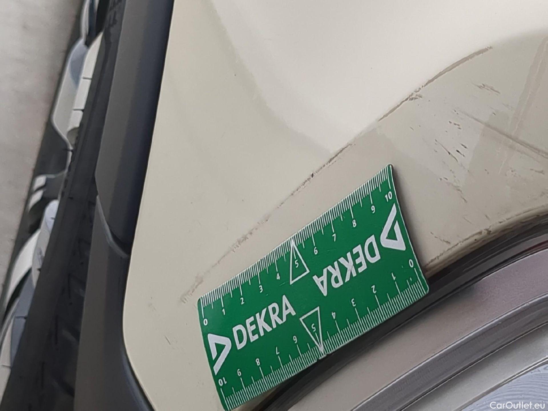  Renault  Captur RENAULT  5p Crossover Business dCi 90 - 18 #13