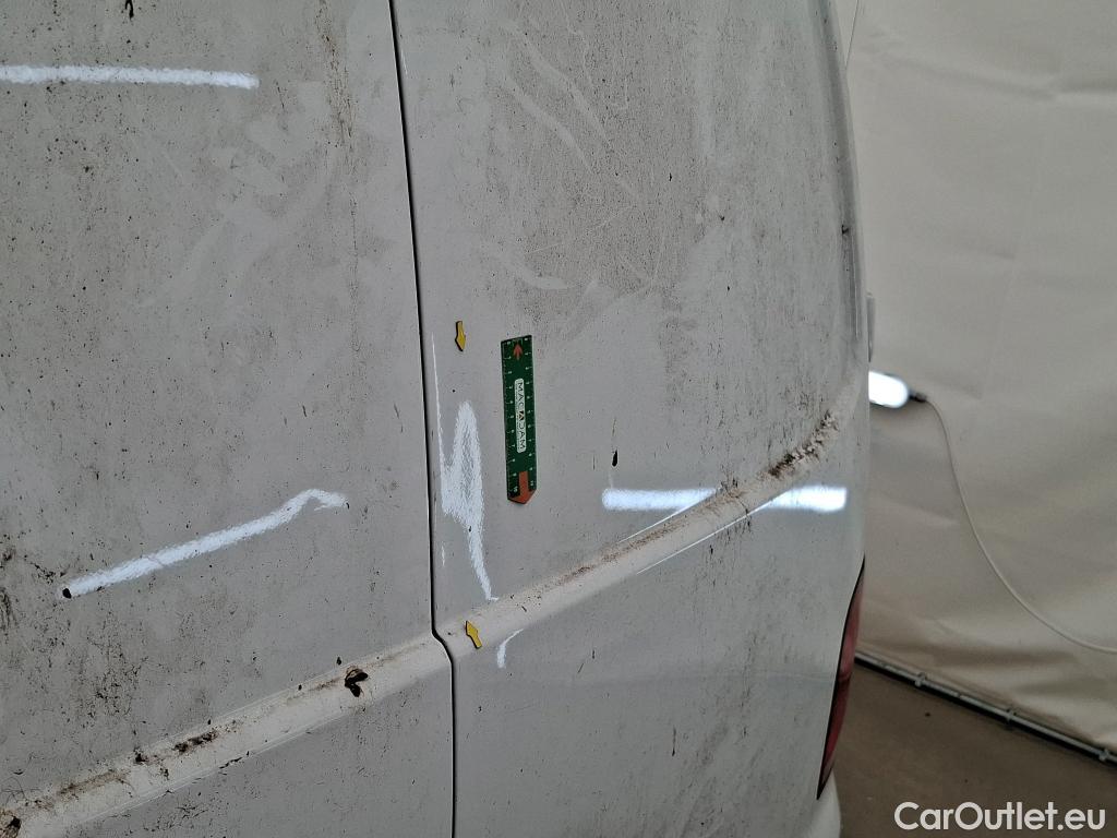  Volkswagen  Transporter  / 2019 / 4P / Fourgon tôlé 2.0 TDi 150 DSG7 L1H1 Business Line Plus #10