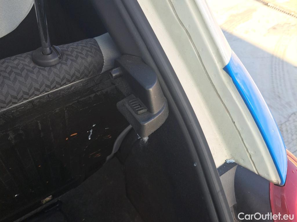  Fiat  500 FIAT  / 2015 / 3P / berlina con portón Pop 1.2 8v 51KW (69 CV) #13