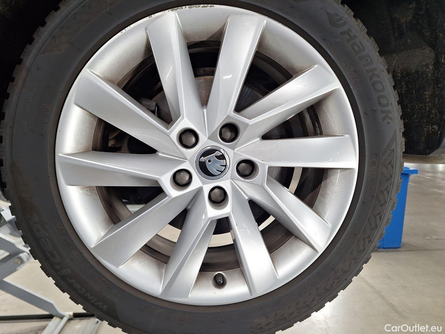  Skoda  Superb Skoda,  Combi FL'19, Skoda  Combi 2.0 CRTDI 147kW DSG7 Style 5d #1