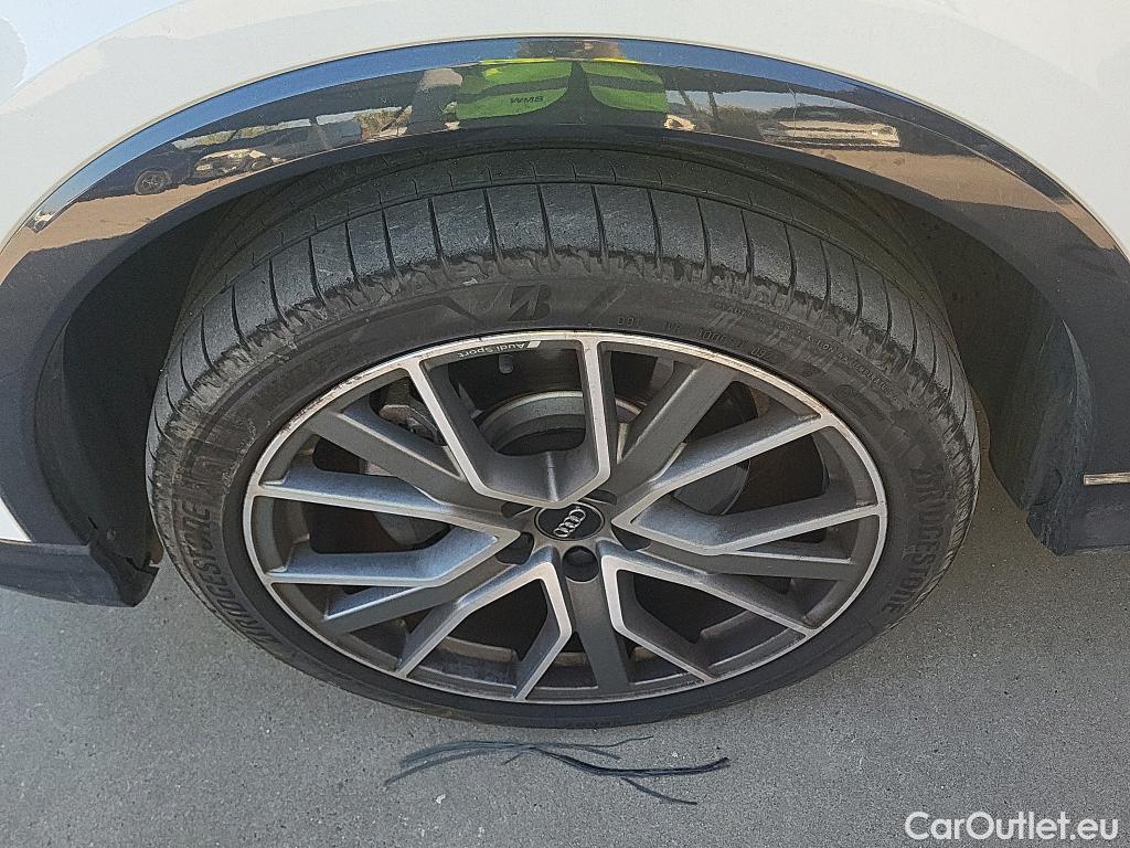  Audi  Q3 AUDI  Sportback / 2019 / 5P / todoterreno 40 TDI 140kW S tronic Quattro Black Line #3