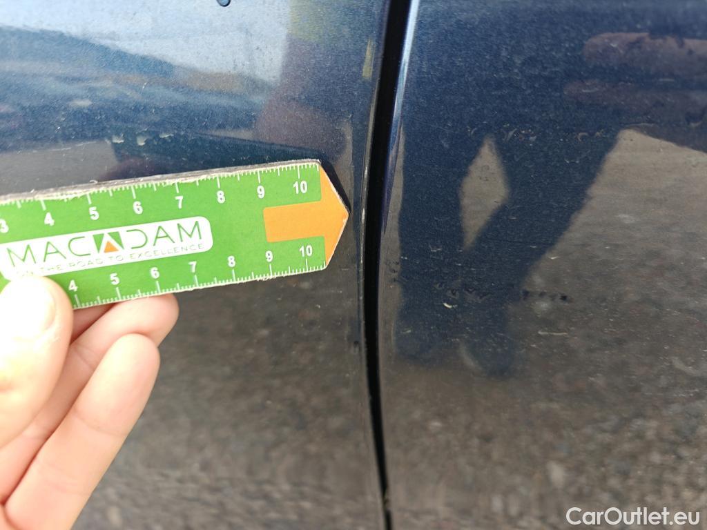  Bmw  Serie 3 BMW  / 2018 / 4P / sedán 318d Auto. #15