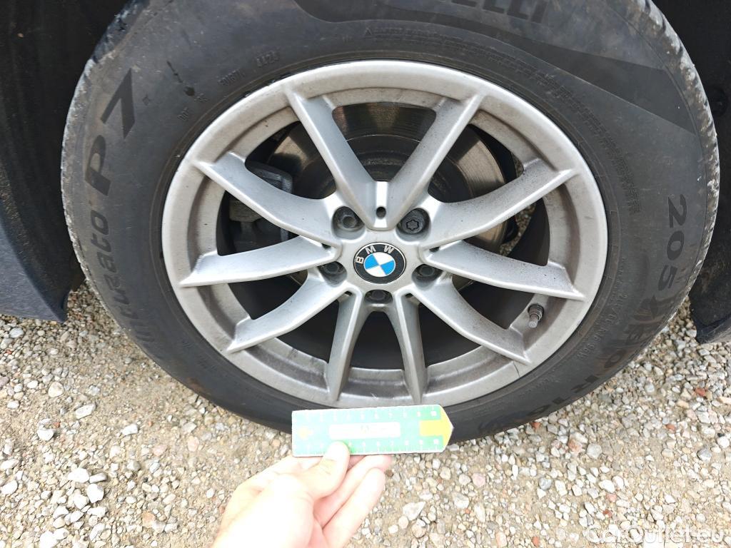  Bmw  Serie 3 BMW  / 2018 / 4P / sedán 318d Auto. #16