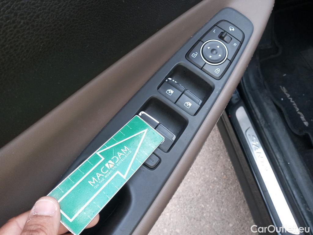  Hyundai  Santa Fe HYUNDAI  / 2018 / 5P / todoterreno 2.2 CRDi Tecno Auto 4x2 DK #2