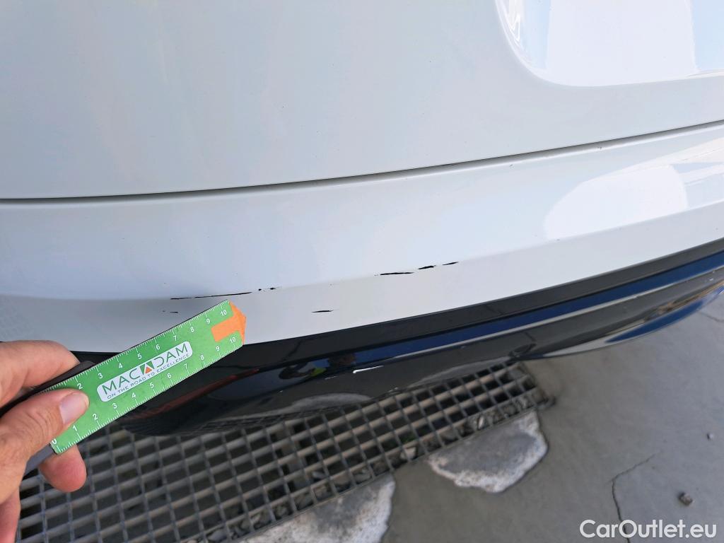  Land Rover  Range Rover LAND ROVER  Velar / 2017 / 5P / todoterreno 2.0D I4 150kW R-Dynamic S 4WD Auto #32