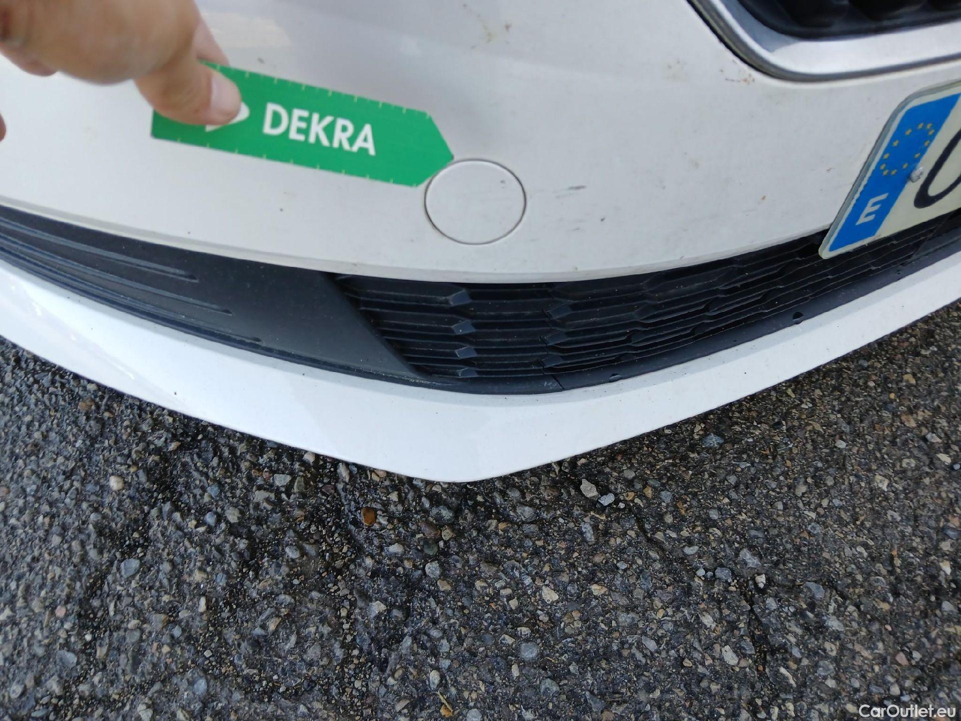  Skoda  Fabia SKODA  / 2018 / 5P / berlina con portón 1.0 TSI 70KW (95cv) Ambition Plus(SP) (AC) #9