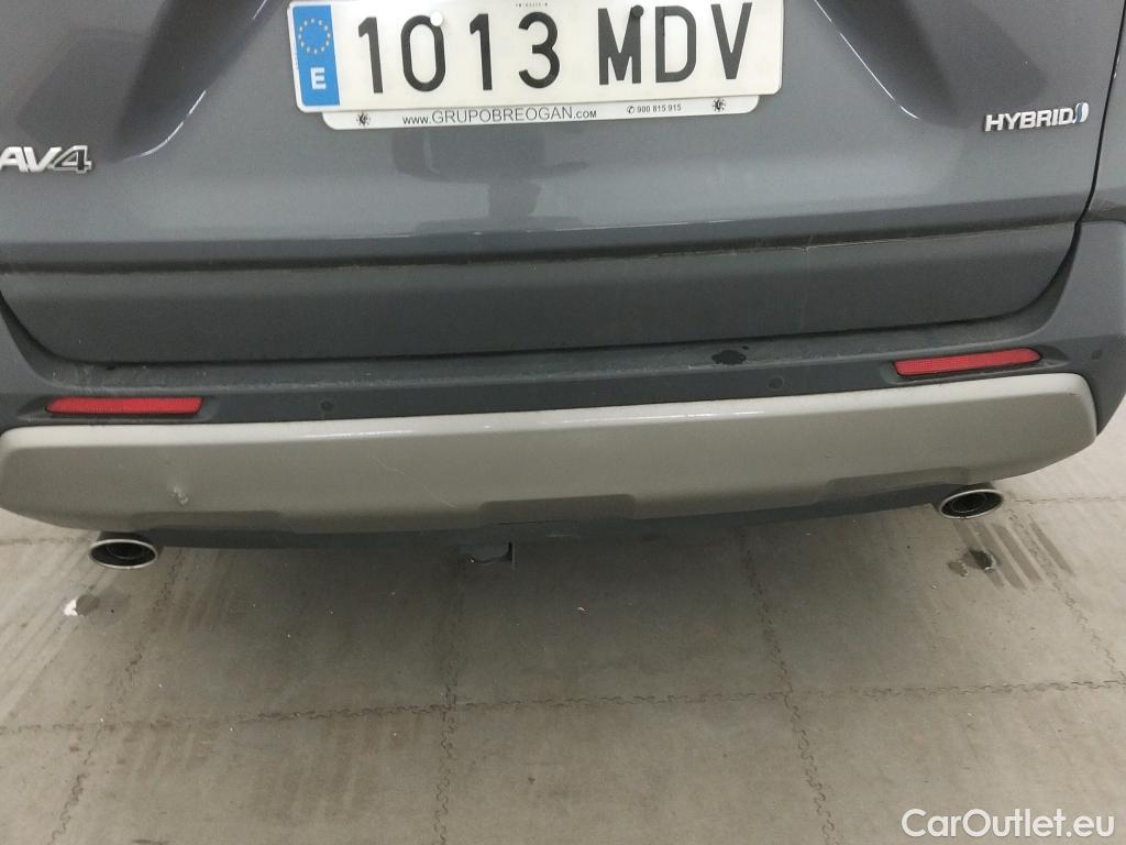  Toyota  RAV4 TOYOTA  / 2018 / 5P / todoterreno 2.5l 220H Advance #15