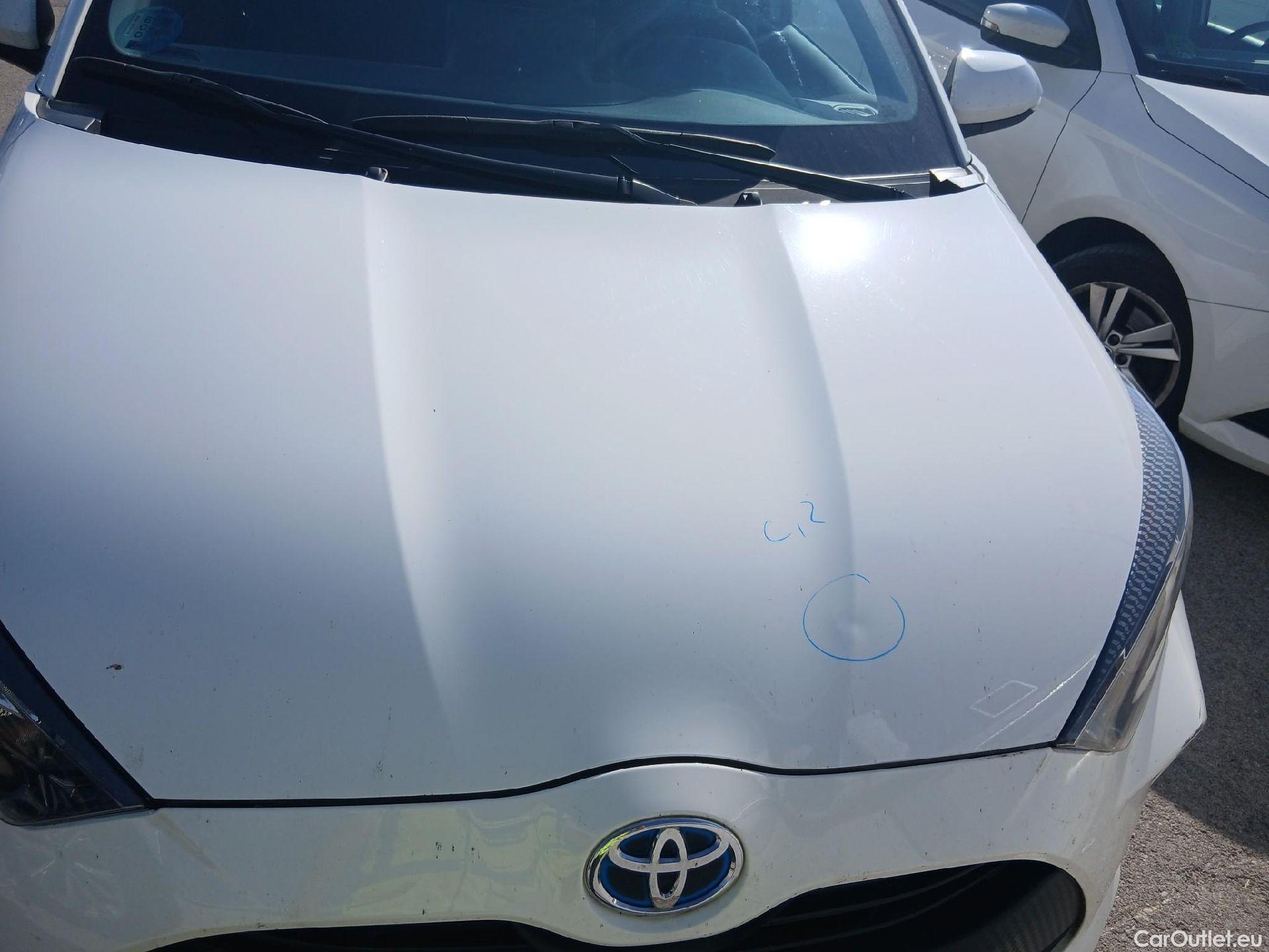  Toyota  Yaris TOYOTA  / 2020 / 5P / berlina con portón 1.5 120H Business Plus #12