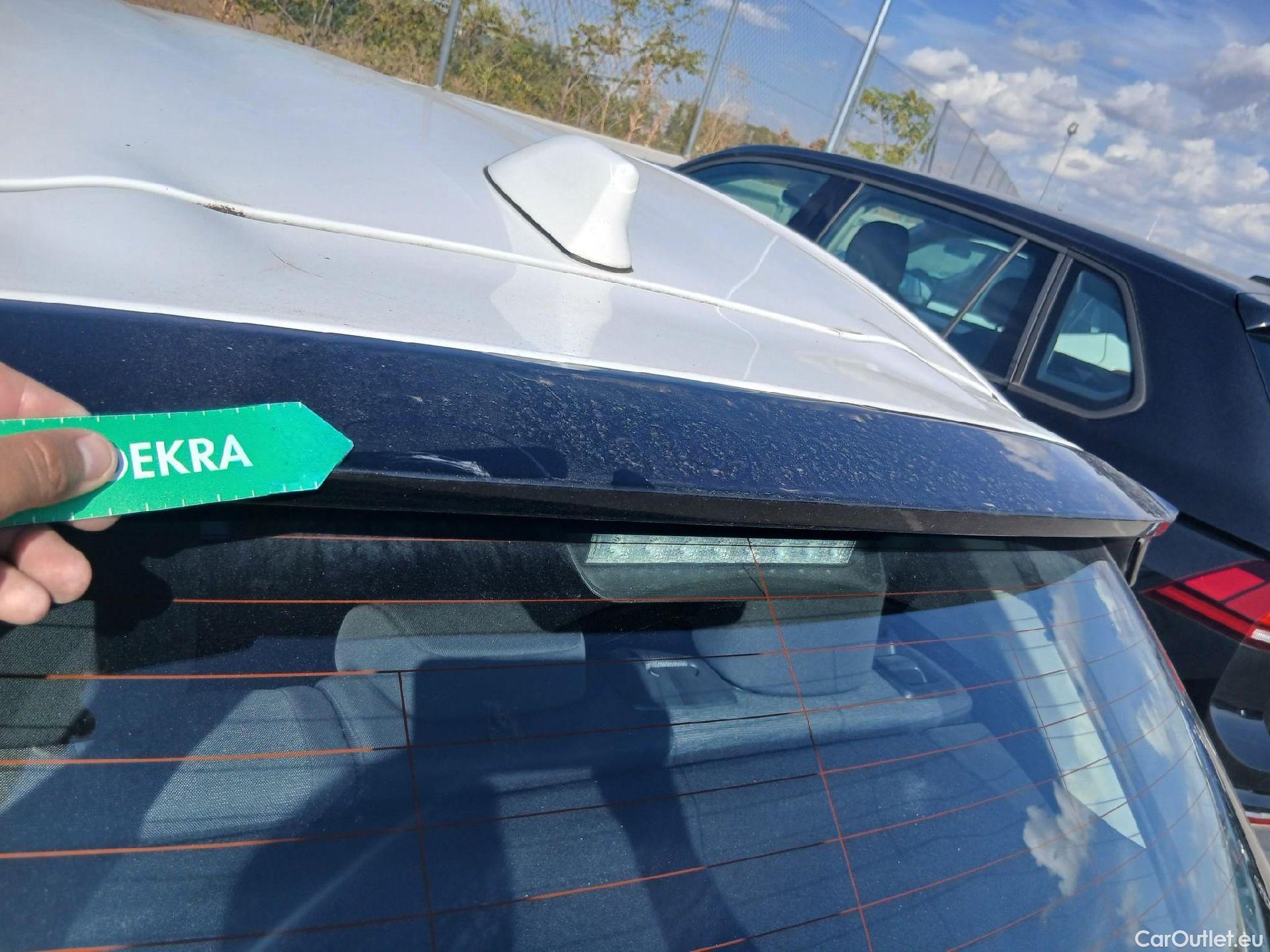  Toyota  Yaris TOYOTA  / 2020 / 5P / berlina con portón 1.5 120H Business Plus #22