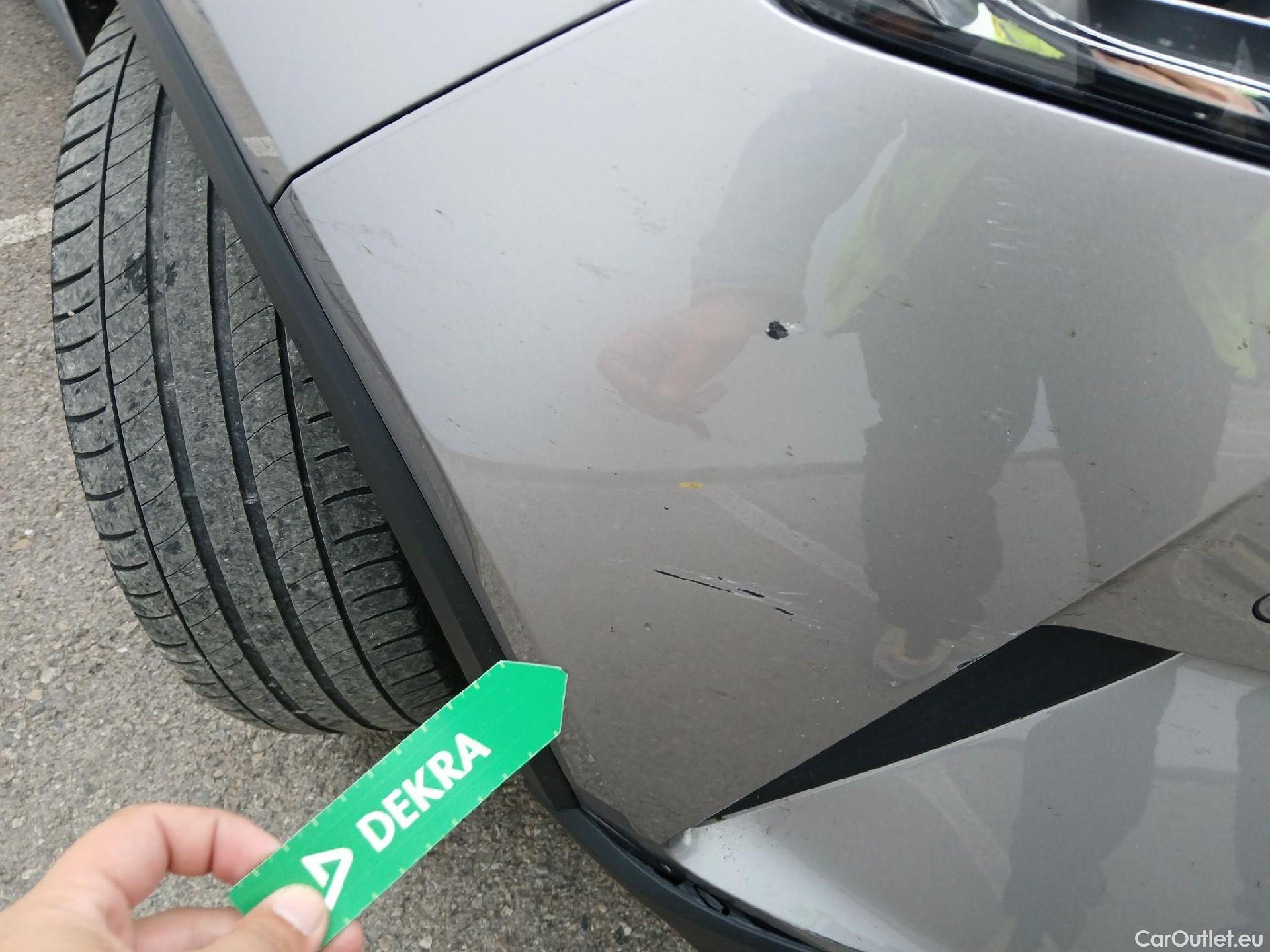  Toyota  C-HR TOYOTA  / 2016 / 5P / todoterreno 1.8 125H Advance (CX) #2