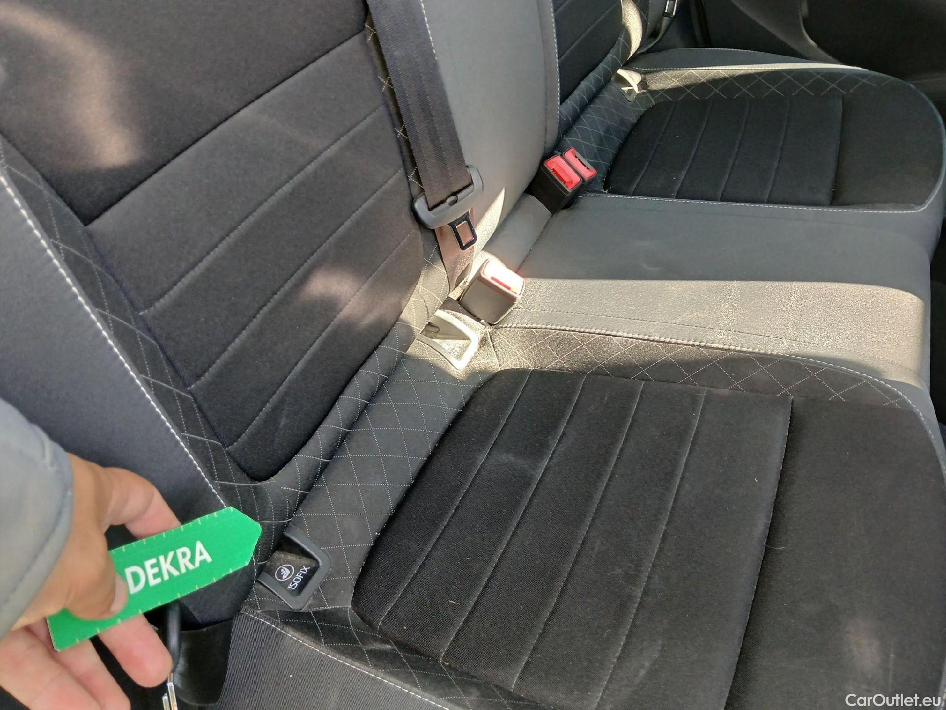  Skoda  Fabia SKODA  / 2018 / 5P / berlina con portón 1.0 TSI 70KW (95cv) Ambition Plus(SP) (AC) #5