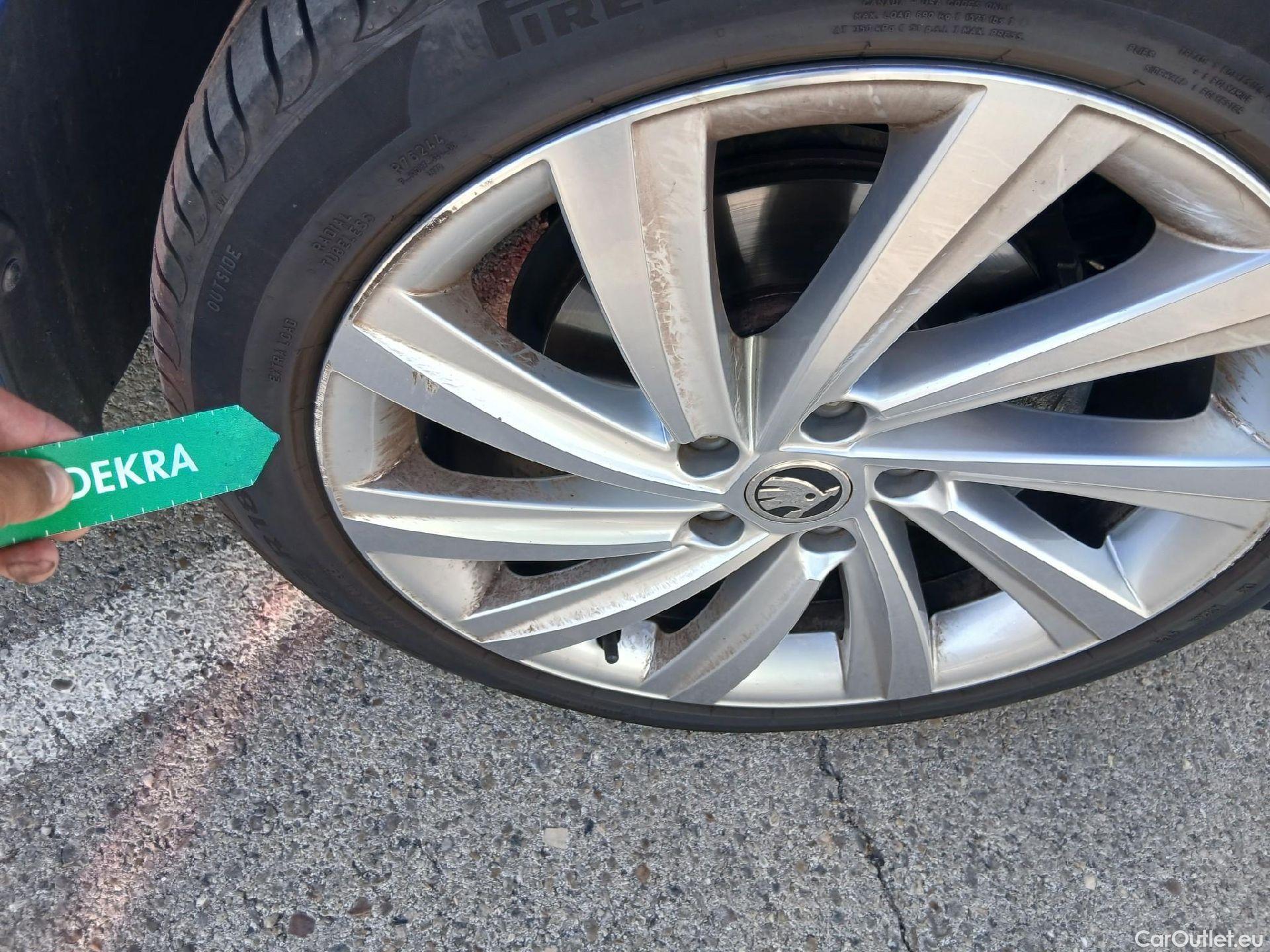  Skoda  Octavia SKODA  / 2020 / 5P / berlina con portón 2.0 TDI 110kW (150 CV) DSG Style #24