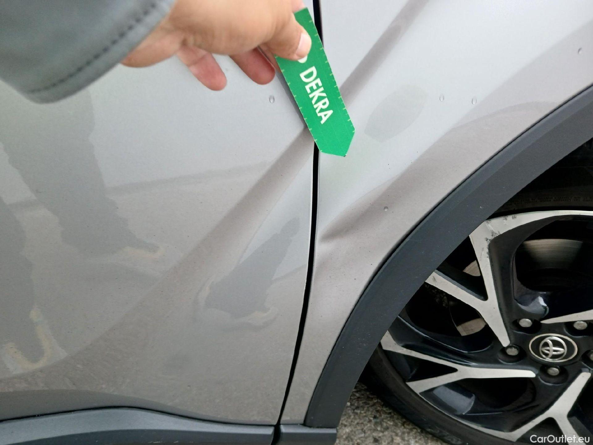 Toyota  C-HR TOYOTA  / 2016 / 5P / todoterreno 1.8 125H Advance (CX) #17