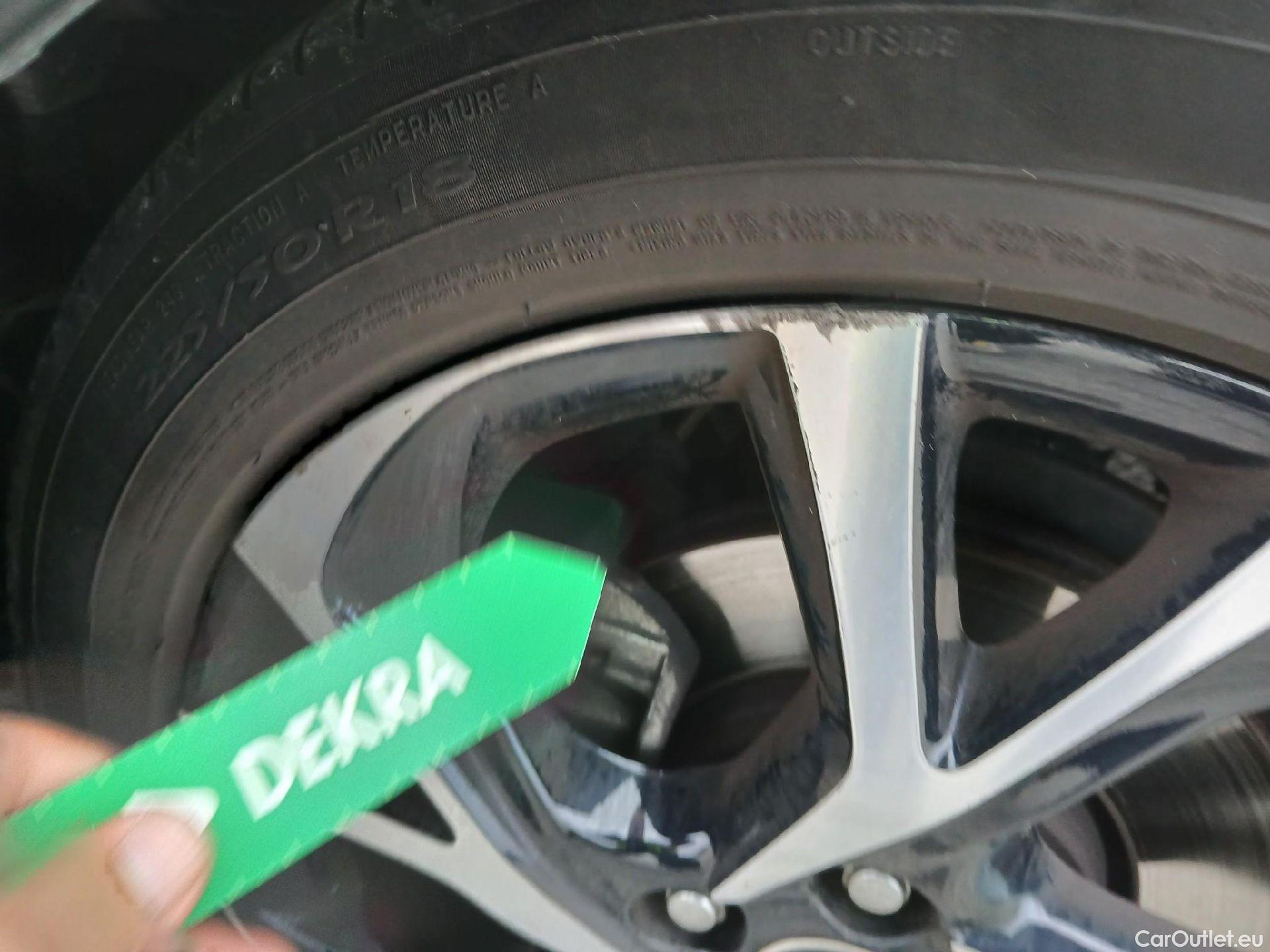  Toyota  C-HR TOYOTA  / 2016 / 5P / todoterreno 1.8 125H Advance (CX) #6