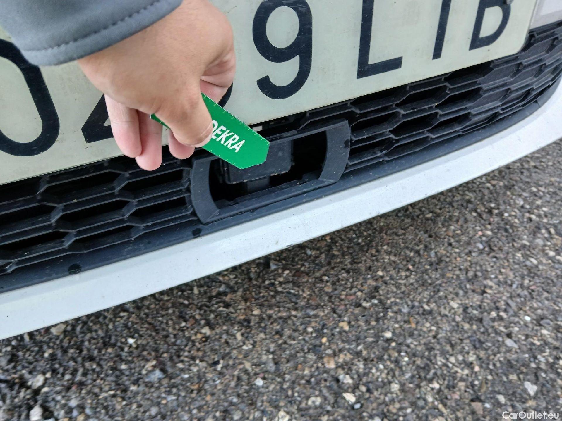  Skoda  Fabia SKODA  / 2018 / 5P / berlina con portón 1.0 TSI 70KW (95cv) Ambition Plus(SP) (AC) #8
