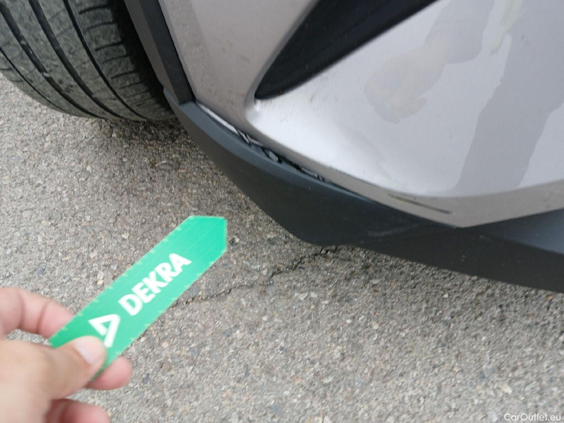  Toyota  C-HR TOYOTA  / 2016 / 5P / todoterreno 1.8 125H Advance (CX) #4