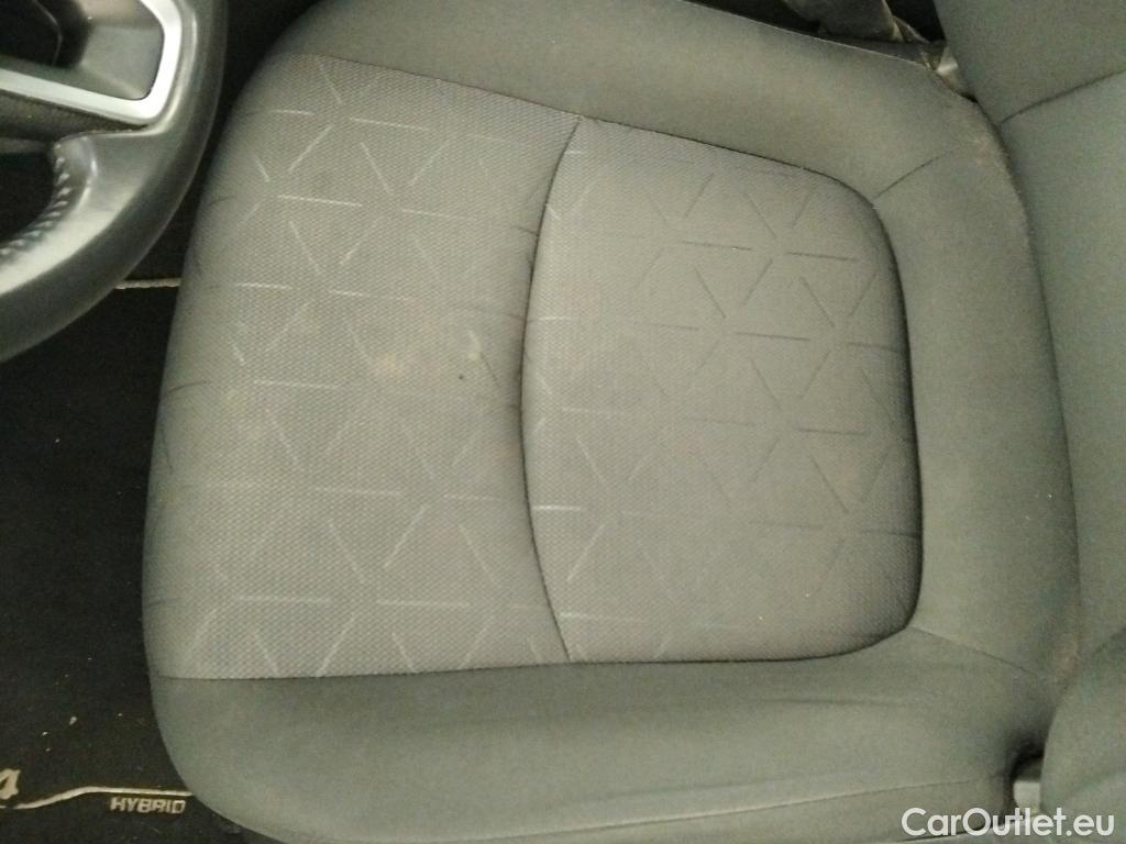  Toyota  RAV4 TOYOTA  / 2018 / 5P / todoterreno 2.5l 220H Advance #9